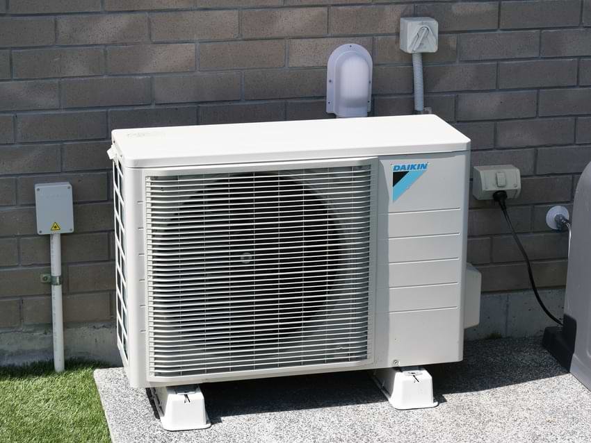 Ductless Heat Pump Machine